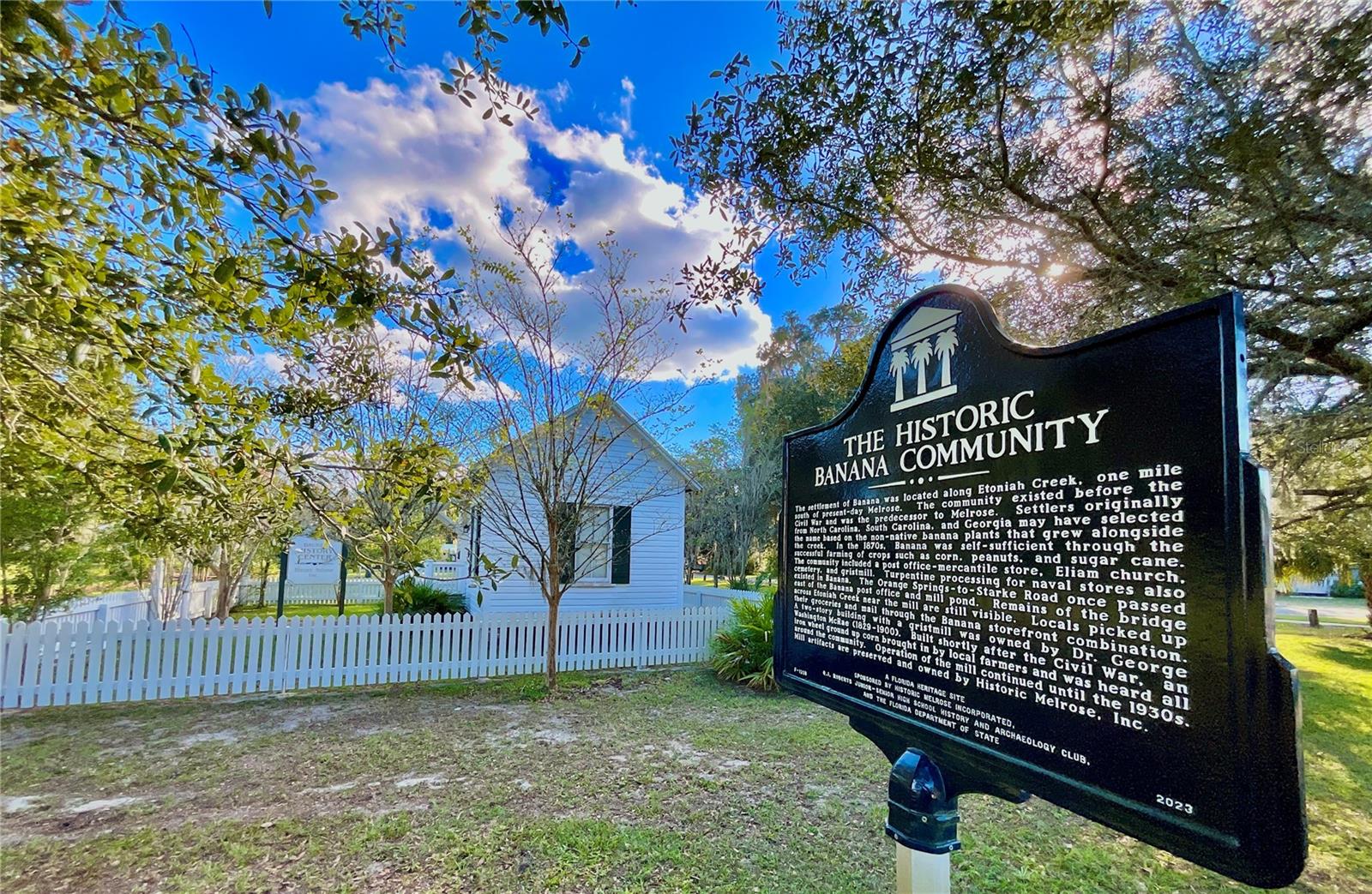 106 E SUNNYSIDE BEACH RD, HAWTHORNE, FL, 32640