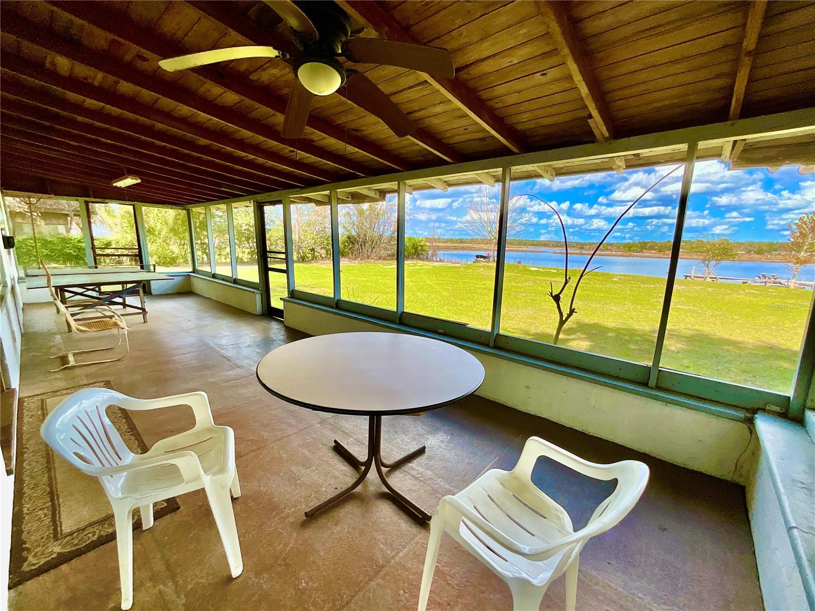 106 E SUNNYSIDE BEACH RD, HAWTHORNE, FL, 32640