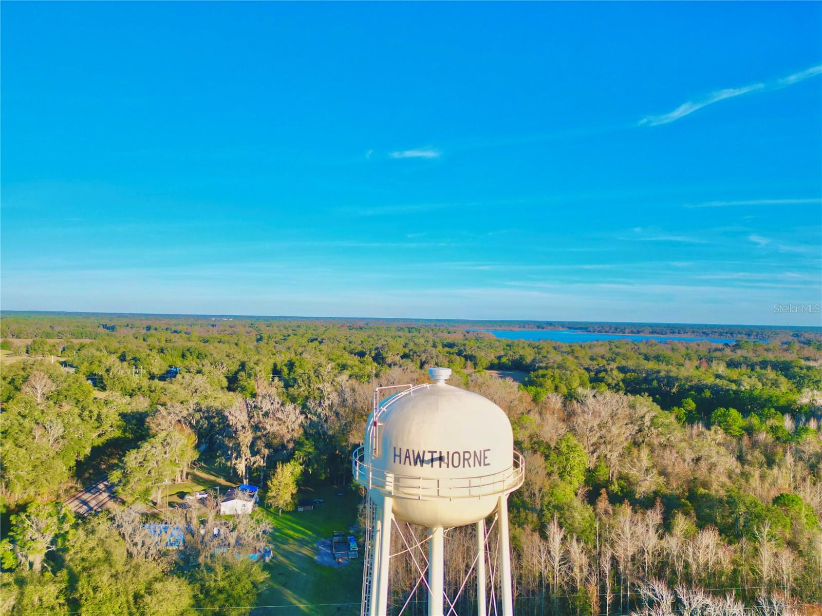 106 E SUNNYSIDE BEACH RD, HAWTHORNE, FL, 32640