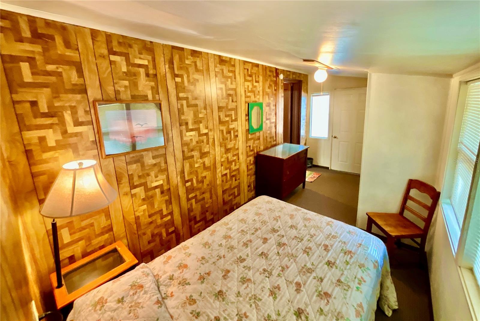 106 E SUNNYSIDE BEACH RD, HAWTHORNE, FL, 32640