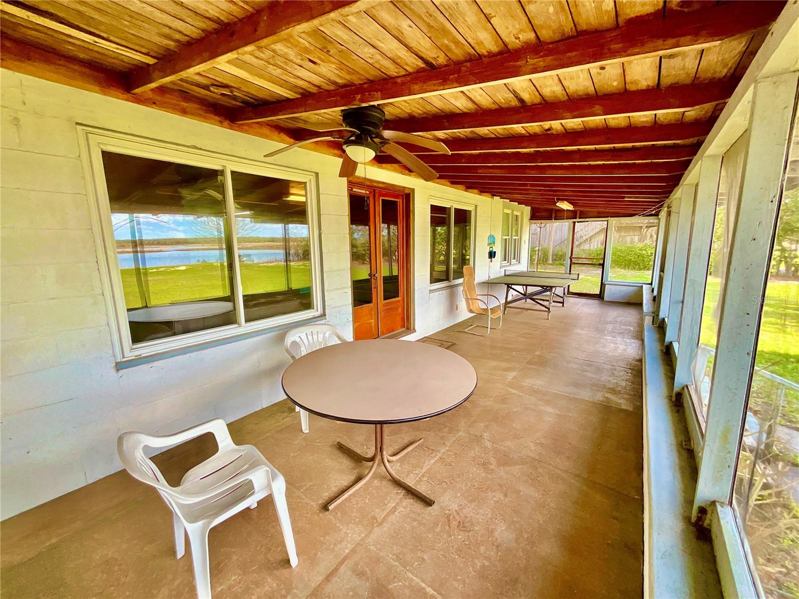 106 E SUNNYSIDE BEACH RD, HAWTHORNE, FL, 32640