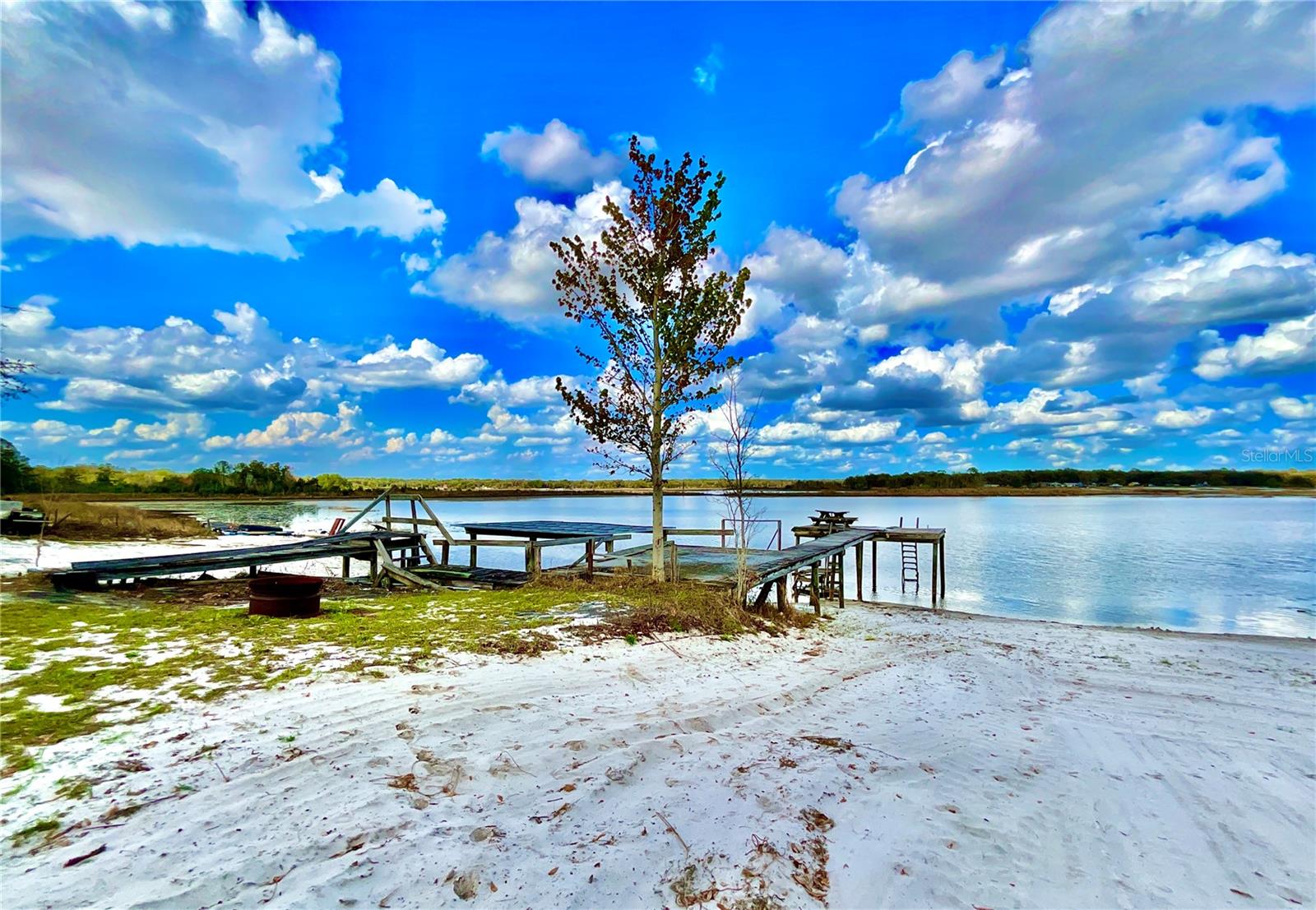 106 E SUNNYSIDE BEACH RD, HAWTHORNE, FL, 32640