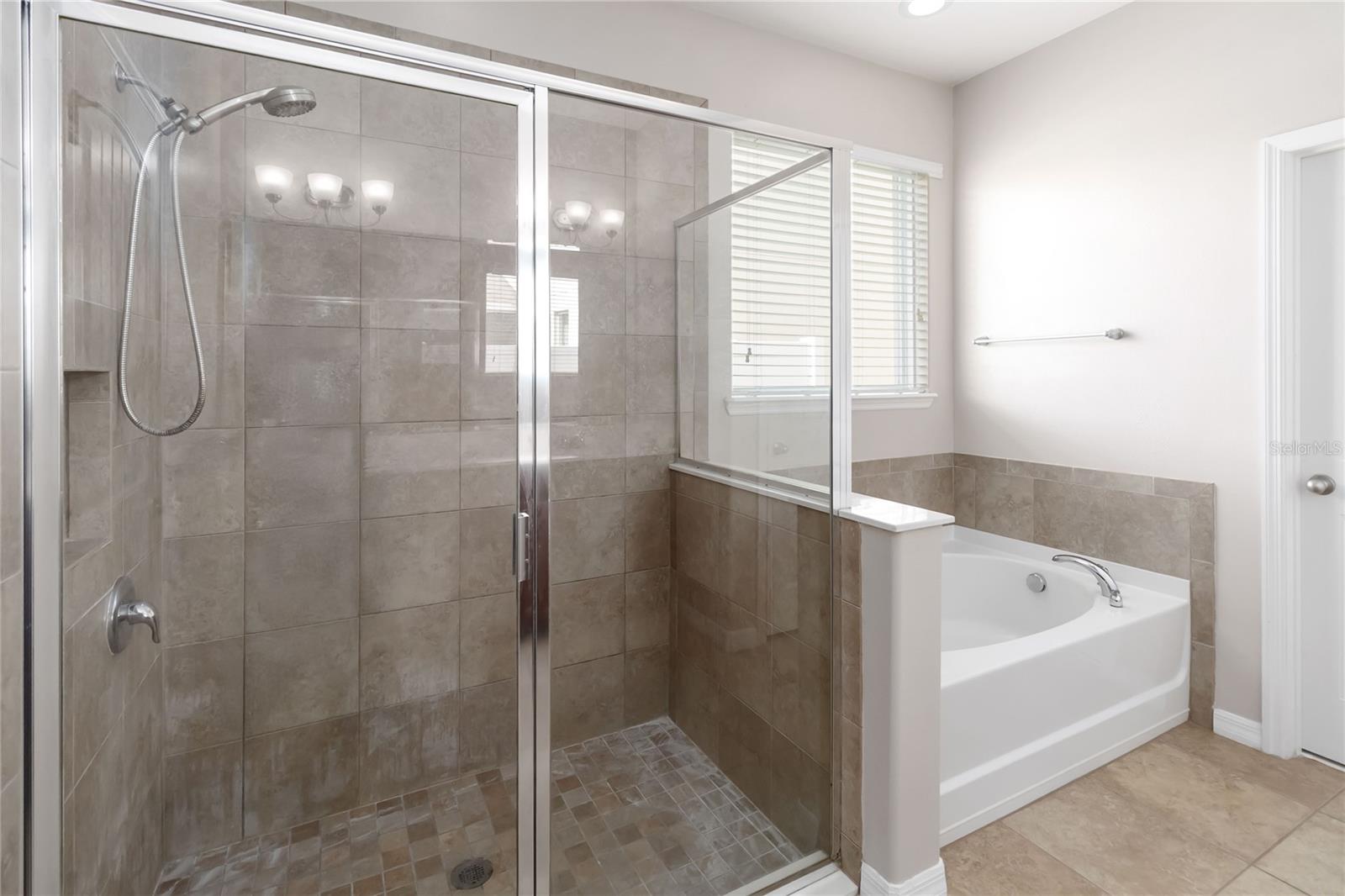 1972 BEACON LANDING CIR, ORLANDO, FL, 32824