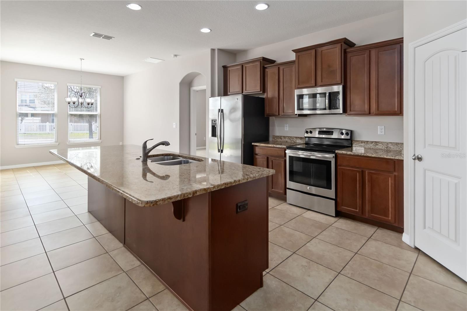 1972 BEACON LANDING CIR, ORLANDO, FL, 32824