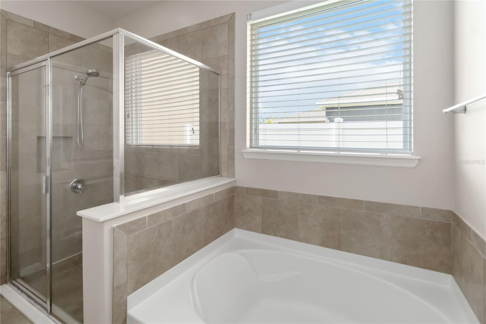 1972 BEACON LANDING CIR, ORLANDO, FL, 32824