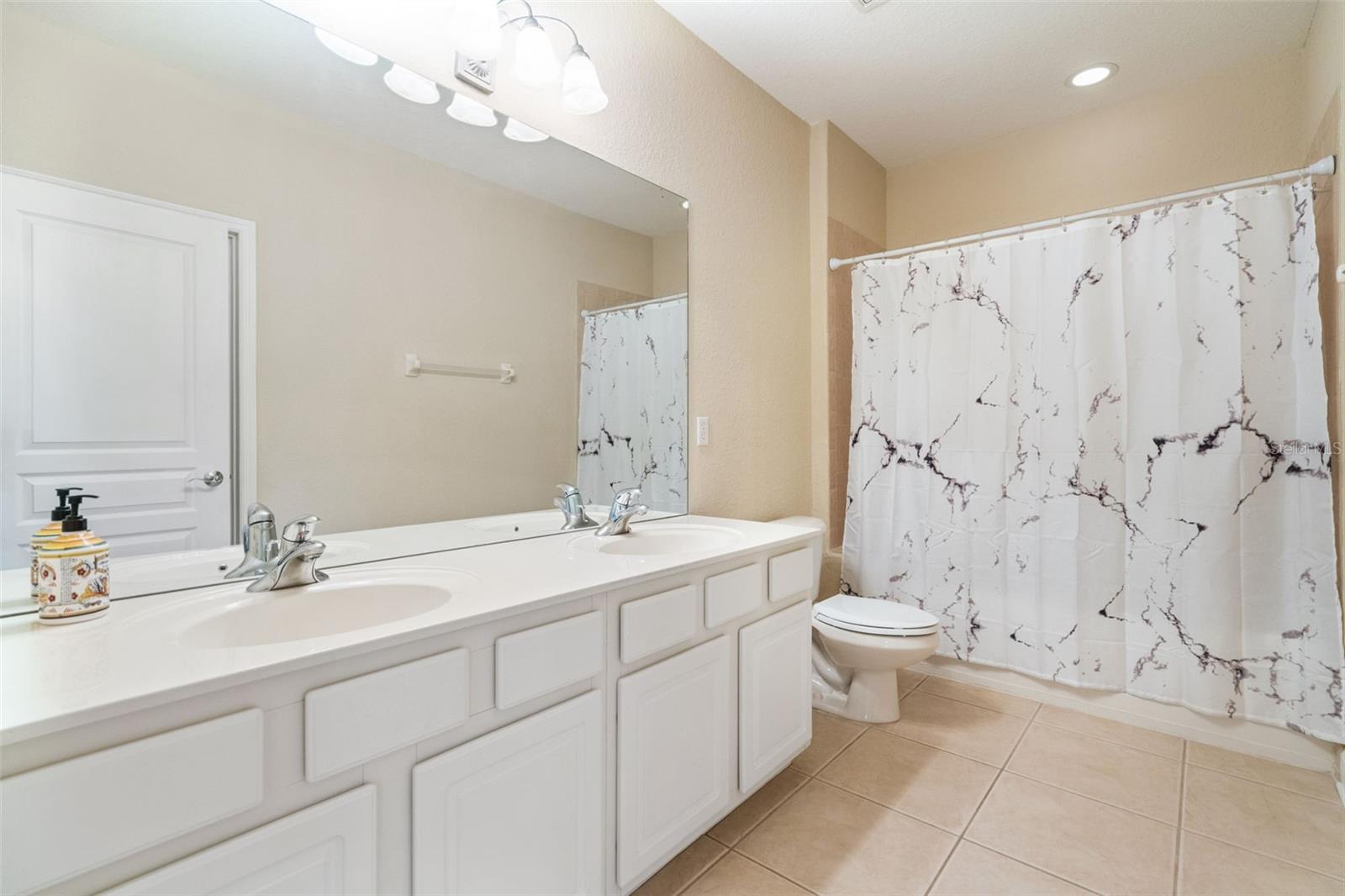 3099 METRO SEVILLA DR #101, ORLANDO, FL, 32835