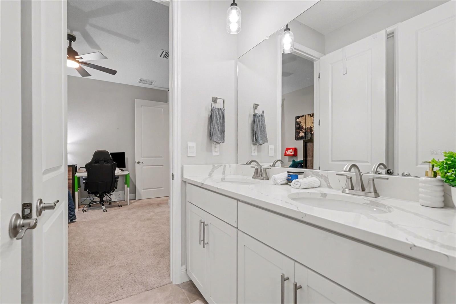 Jack & Jill connecting 3rd & 4th bedrooms