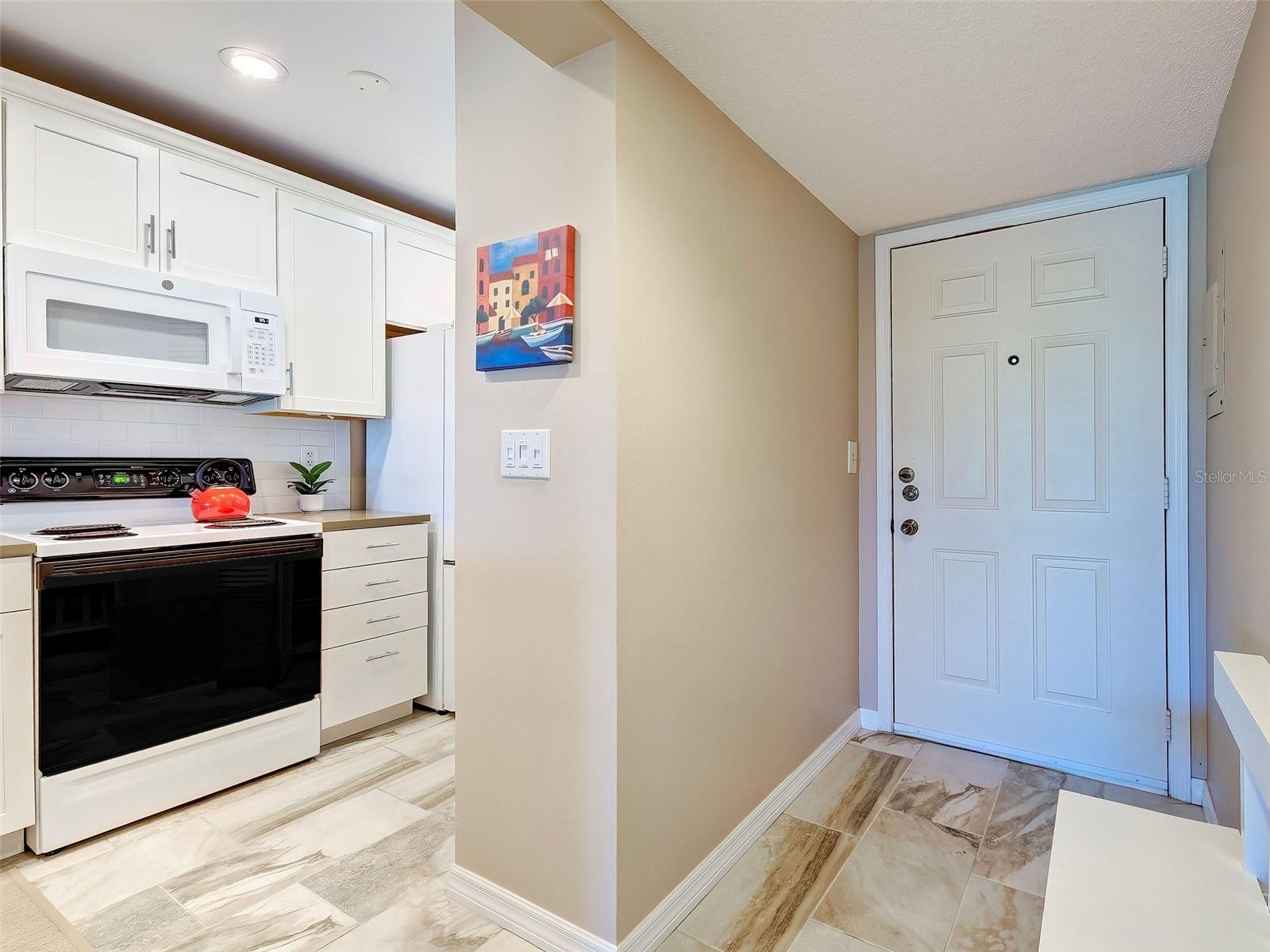408 CERROMAR CIR S #233, VENICE, FL, 34293