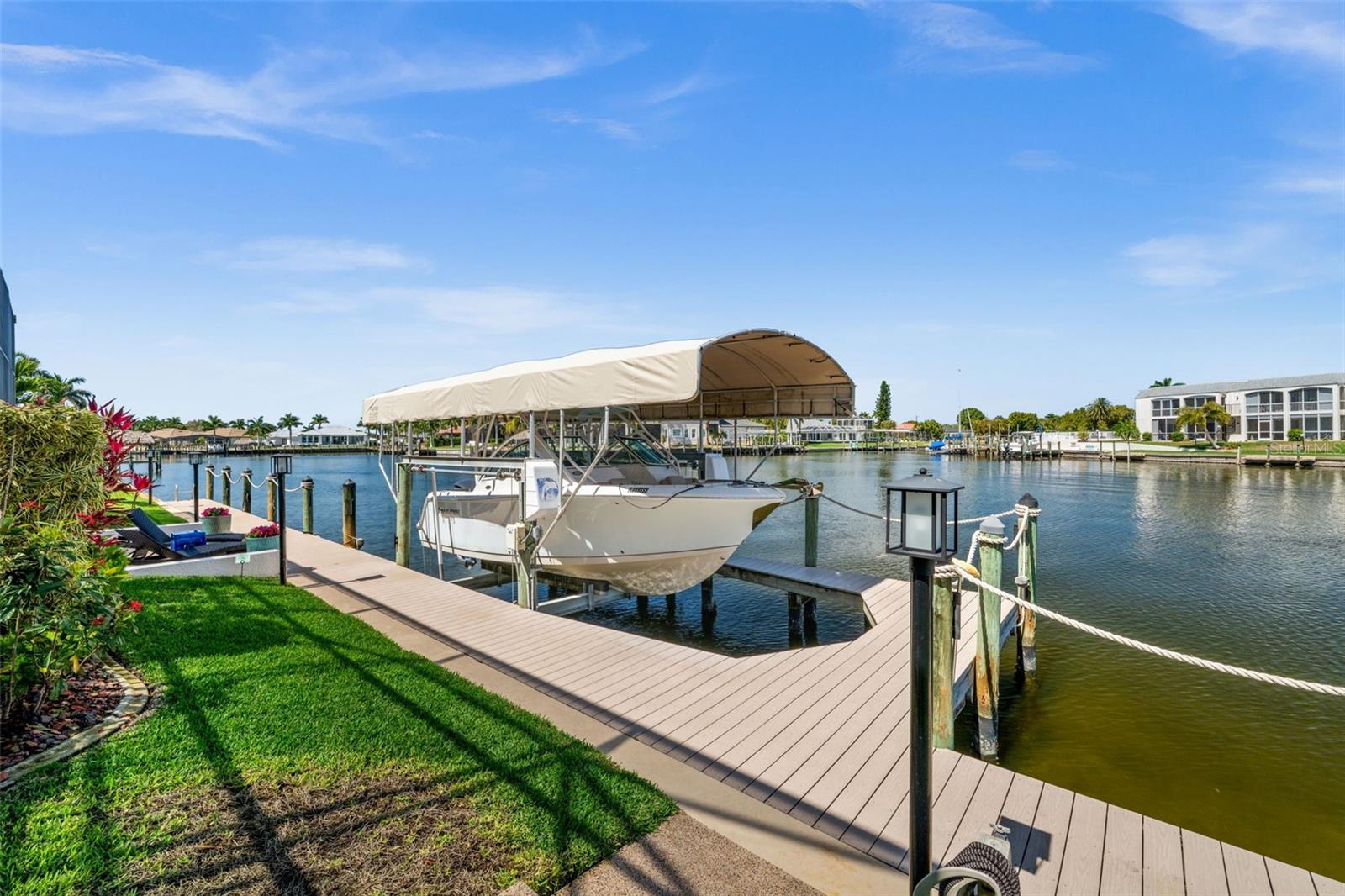 5205 TAMIAMI CT, CAPE CORAL, FL, 33904