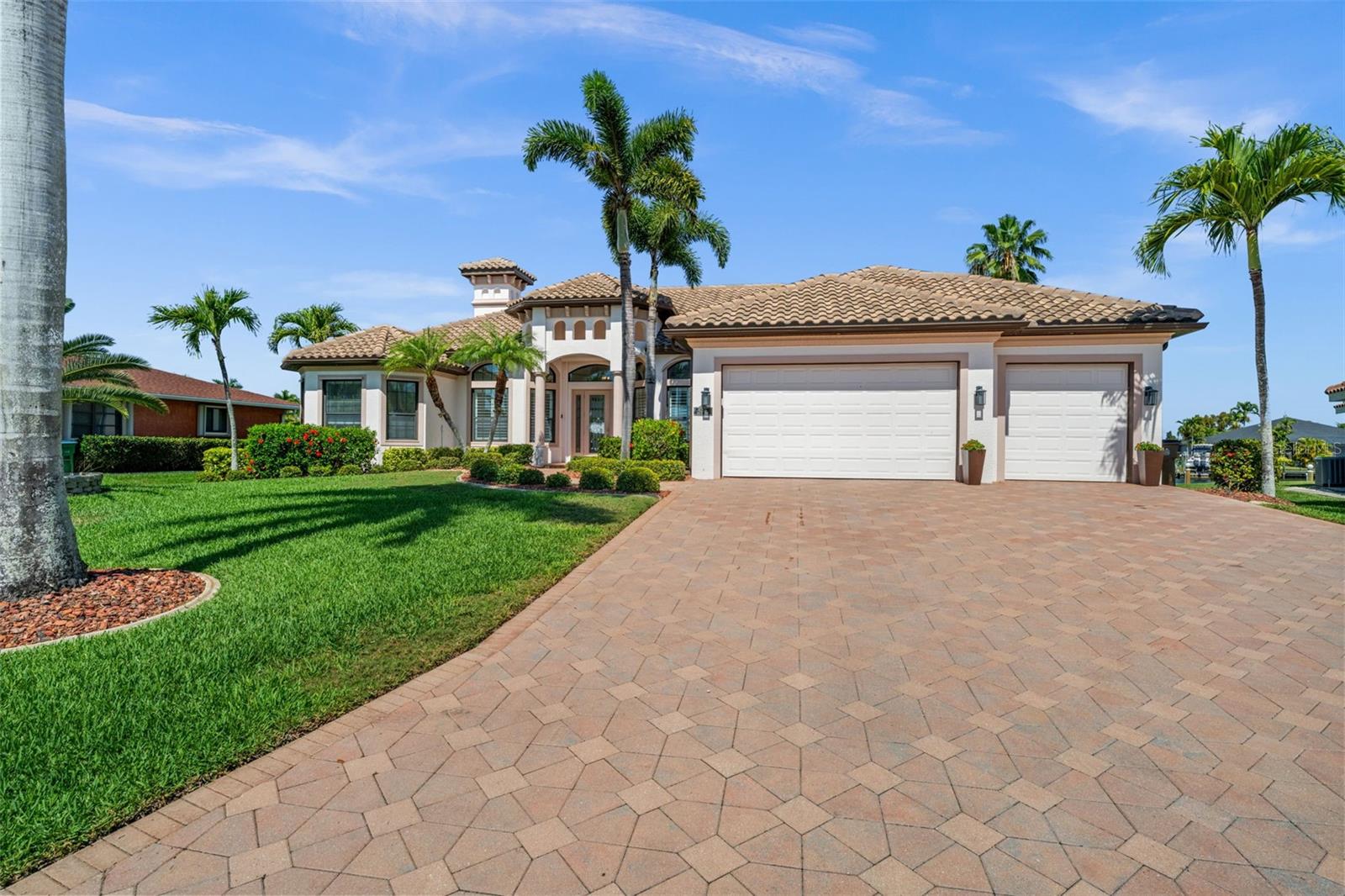 5205 TAMIAMI CT, CAPE CORAL, FL, 33904