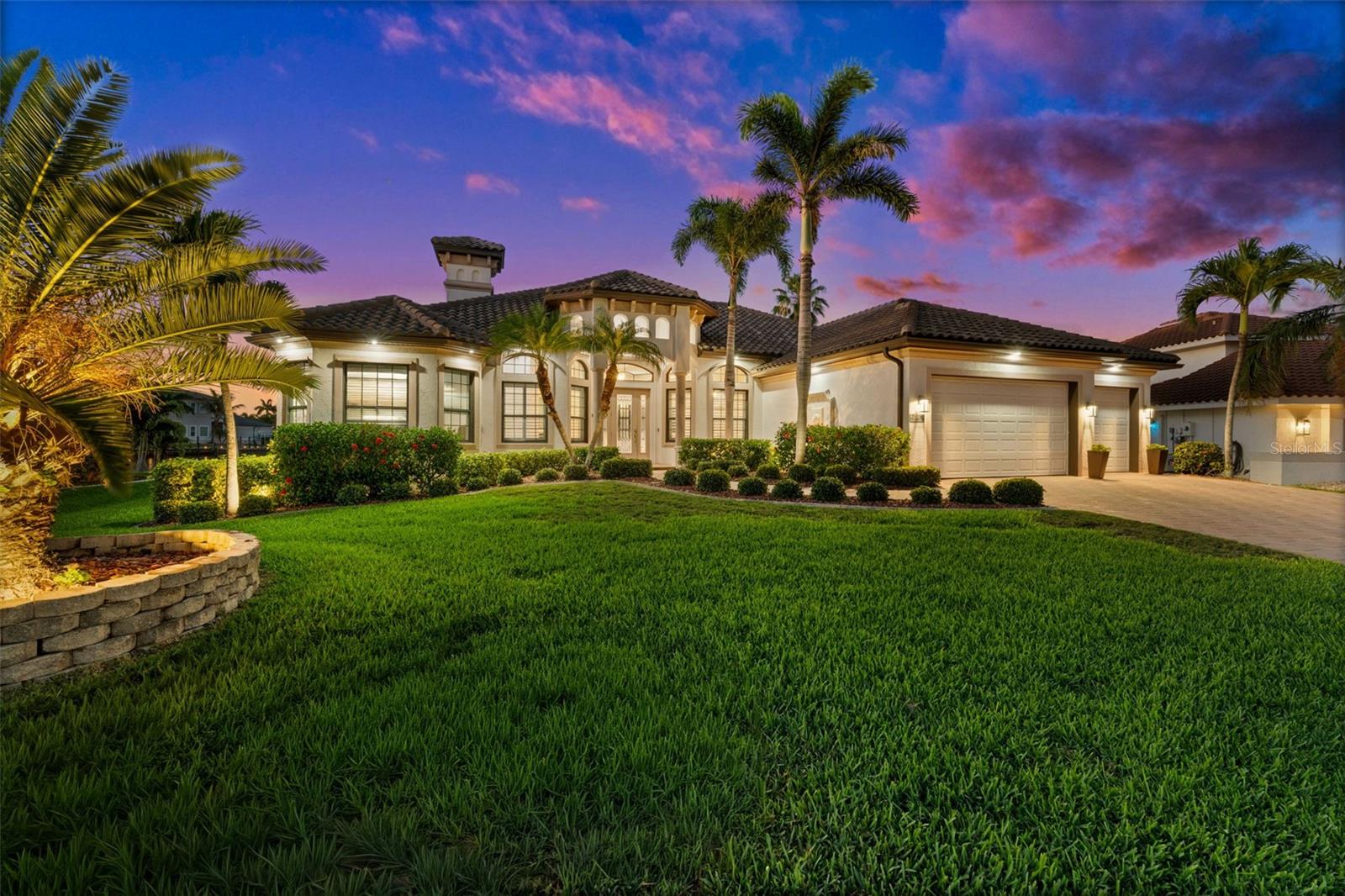 5205 TAMIAMI CT, CAPE CORAL, FL, 33904