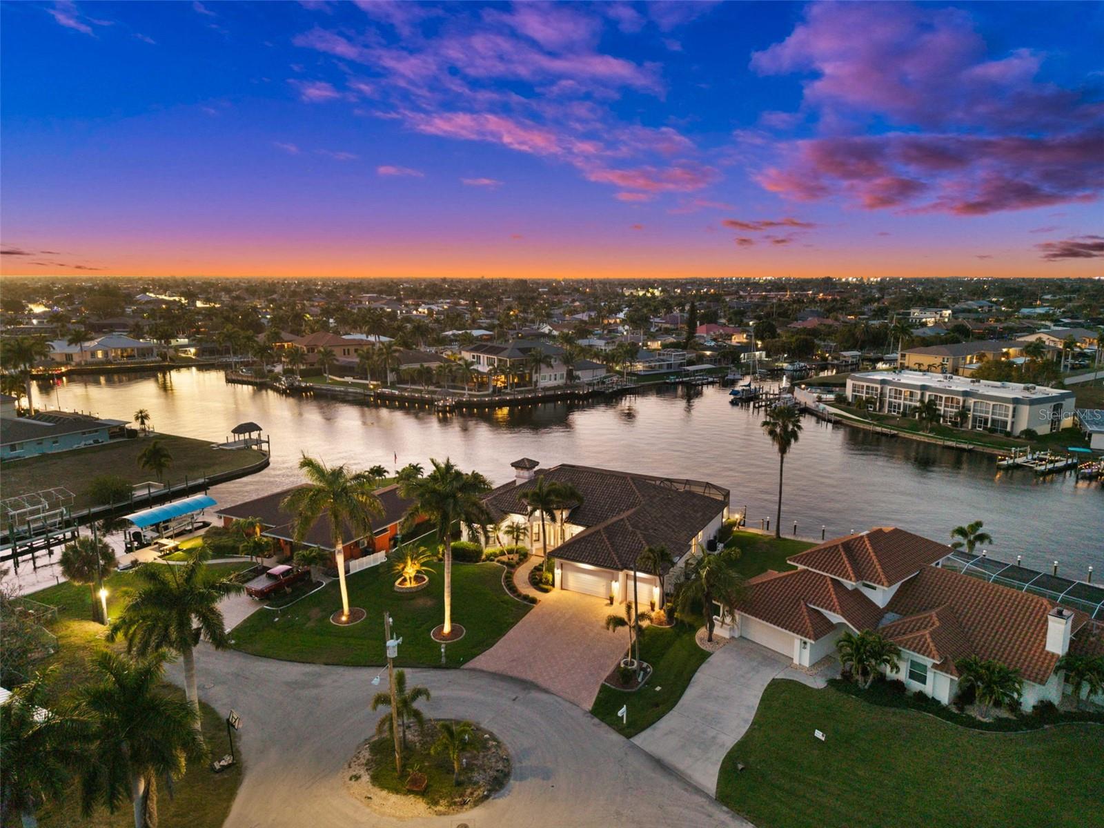 5205 TAMIAMI CT, CAPE CORAL, FL, 33904