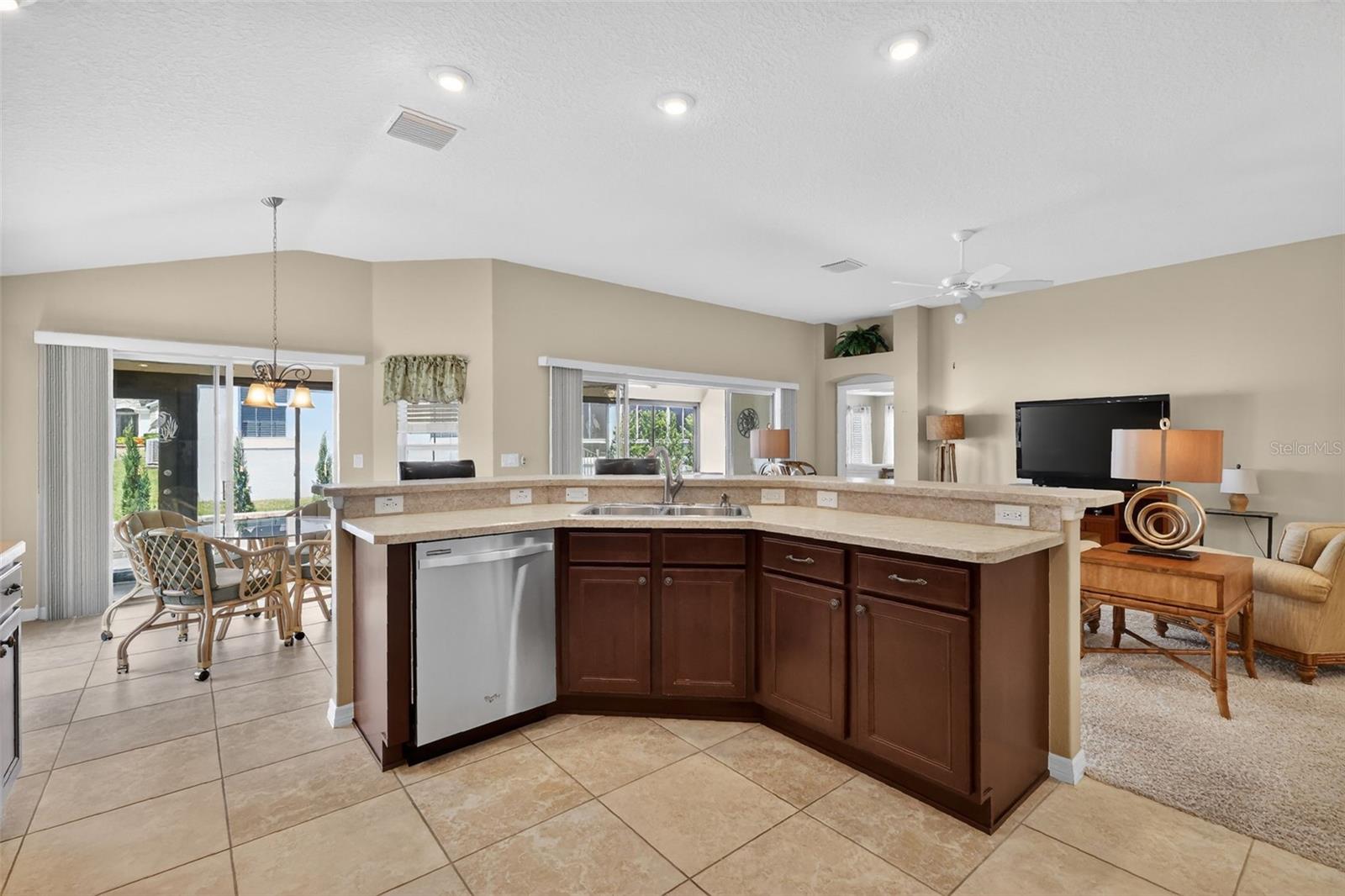 909 VANILLA LEAF PL, THE VILLAGES, FL, 32163