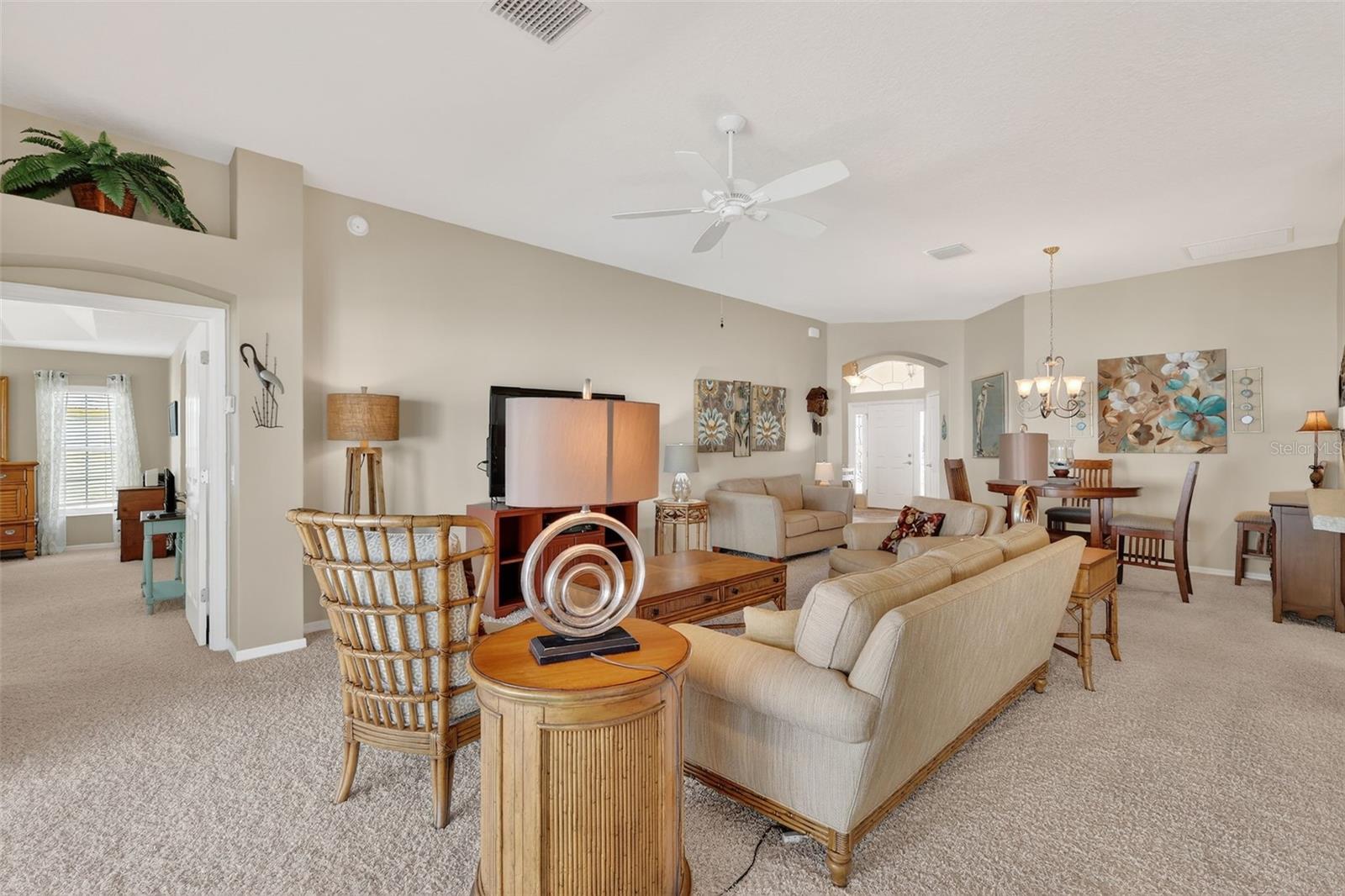 909 VANILLA LEAF PL, THE VILLAGES, FL, 32163