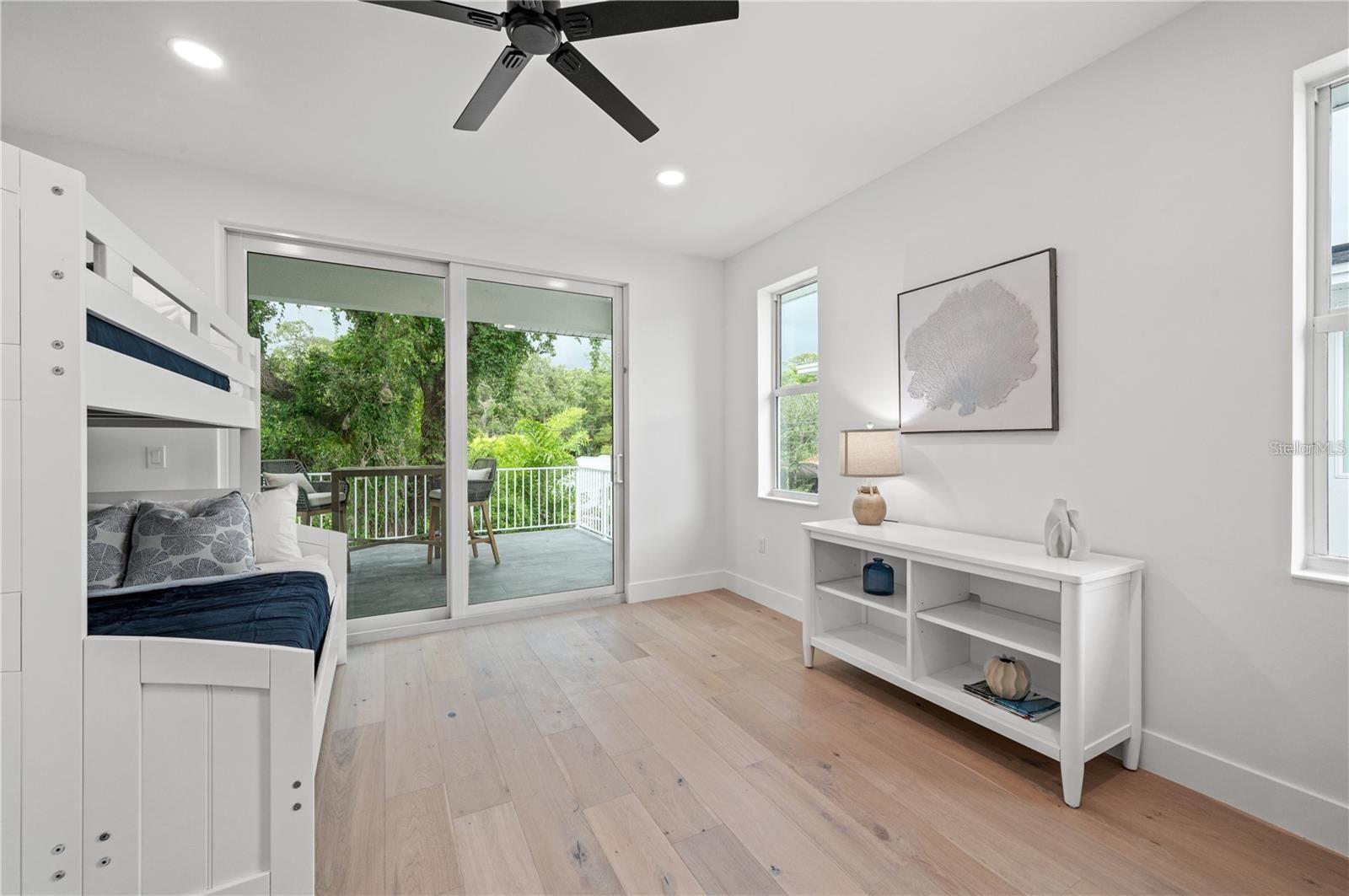 1647 SIESTA DR, SARASOTA, FL, 34239