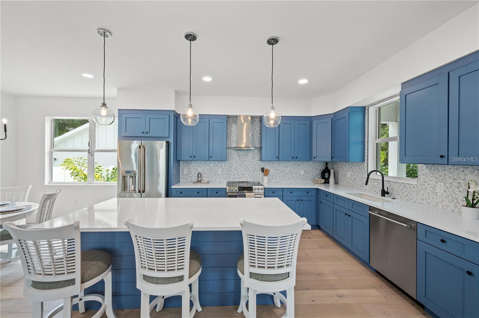 1647 SIESTA DR, SARASOTA, FL, 34239