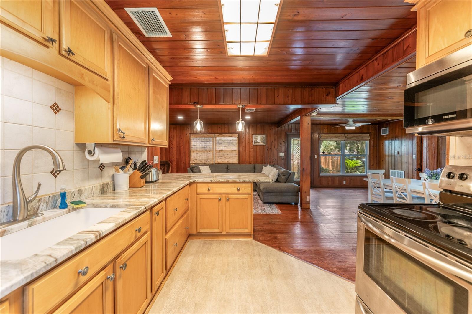 8456 W MISS MAGGIE DR, HOMOSASSA, FL, 34448