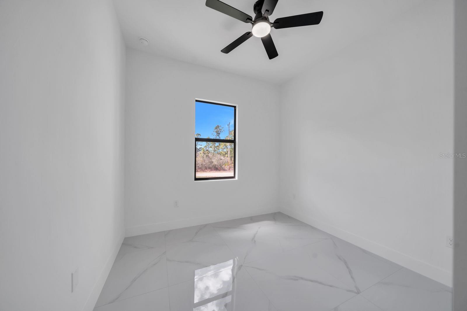 635 SUMMIT AVE S, LEHIGH ACRES, FL, 33974