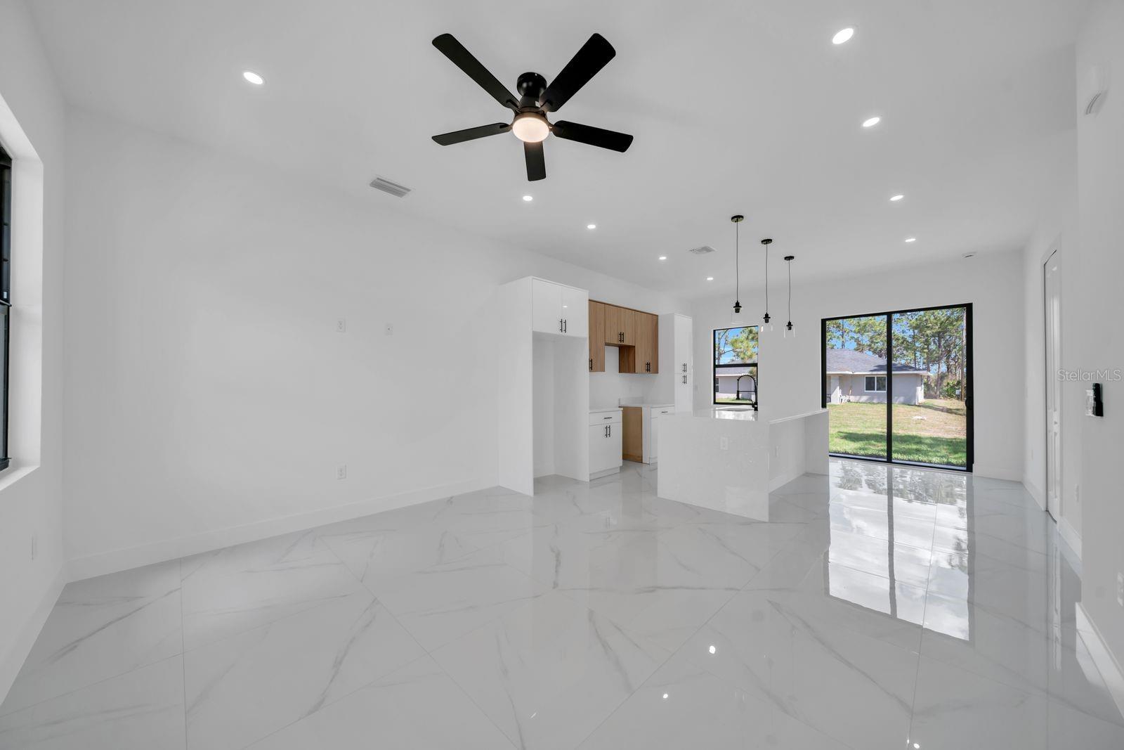 635 SUMMIT AVE S, LEHIGH ACRES, FL, 33974