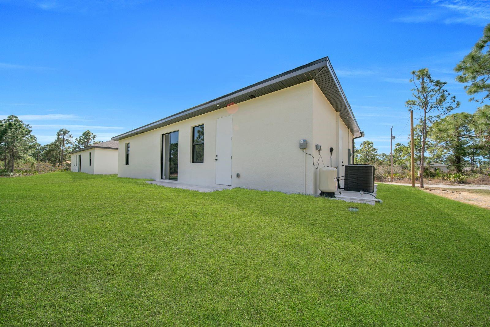 635 SUMMIT AVE S, LEHIGH ACRES, FL, 33974
