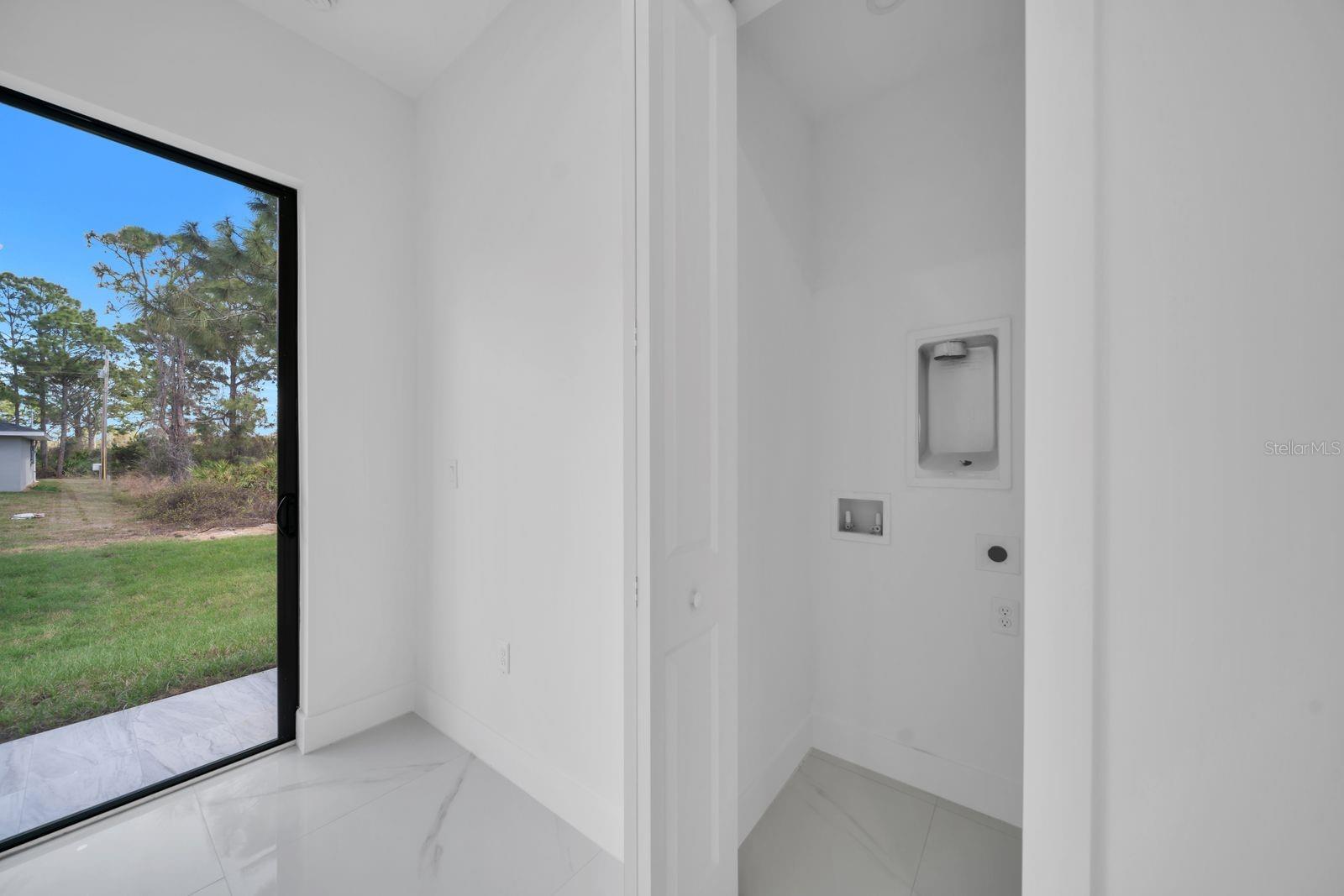 635 SUMMIT AVE S, LEHIGH ACRES, FL, 33974