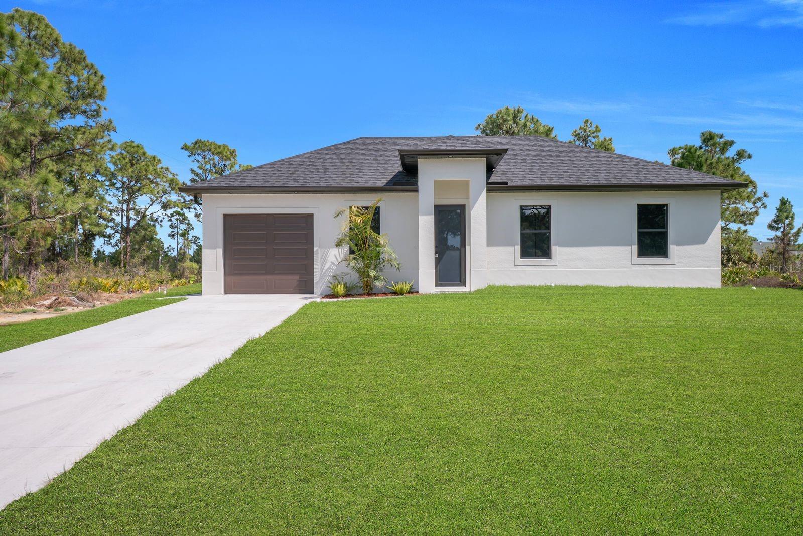 635 SUMMIT AVE S, LEHIGH ACRES, FL, 33974