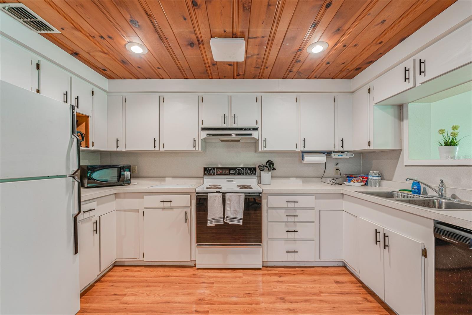 8585 W MISS MAGGIE DR, HOMOSASSA, FL, 34448