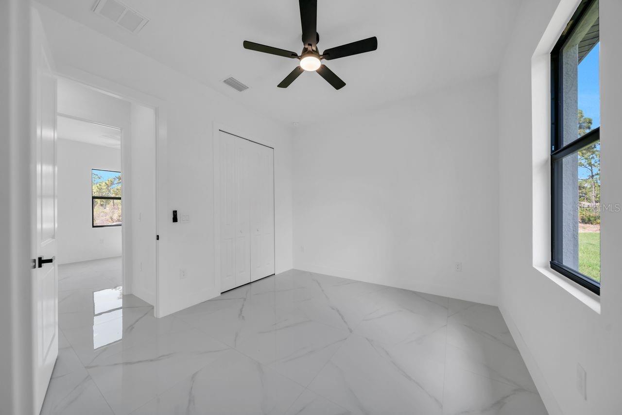 637 SUMMIT AVE S, LEHIGH ACRES, FL, 33974