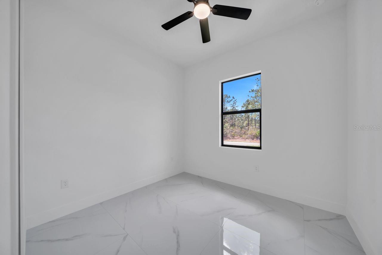 637 SUMMIT AVE S, LEHIGH ACRES, FL, 33974