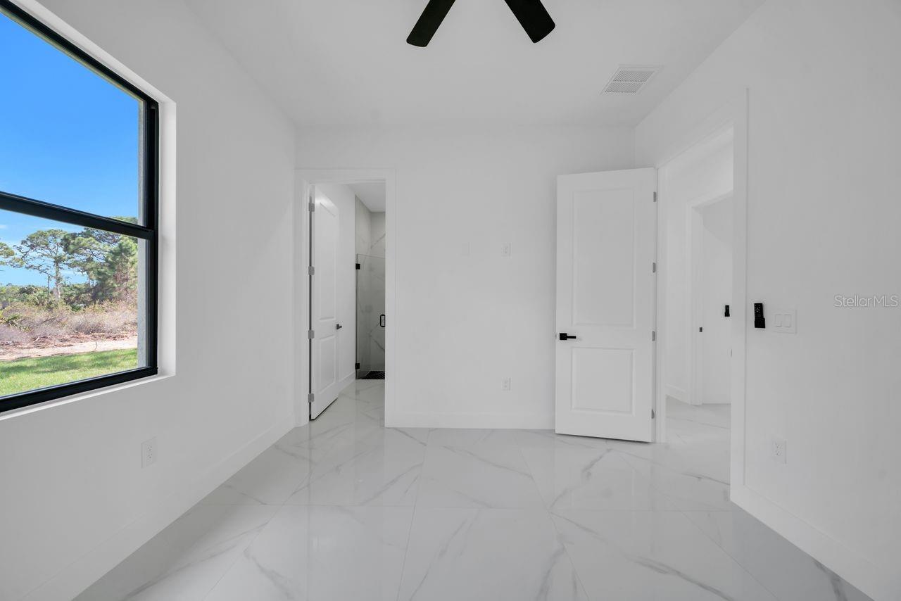 637 SUMMIT AVE S, LEHIGH ACRES, FL, 33974