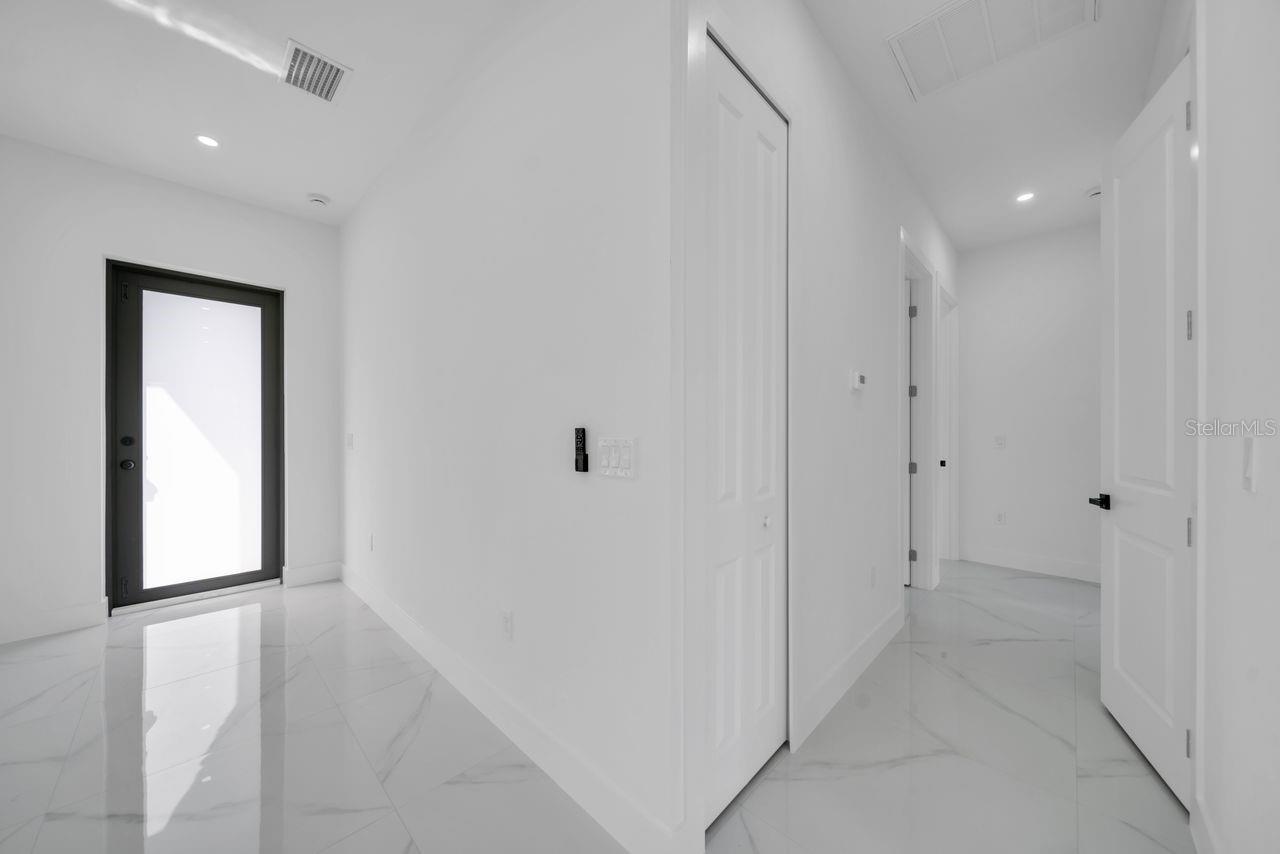 637 SUMMIT AVE S, LEHIGH ACRES, FL, 33974