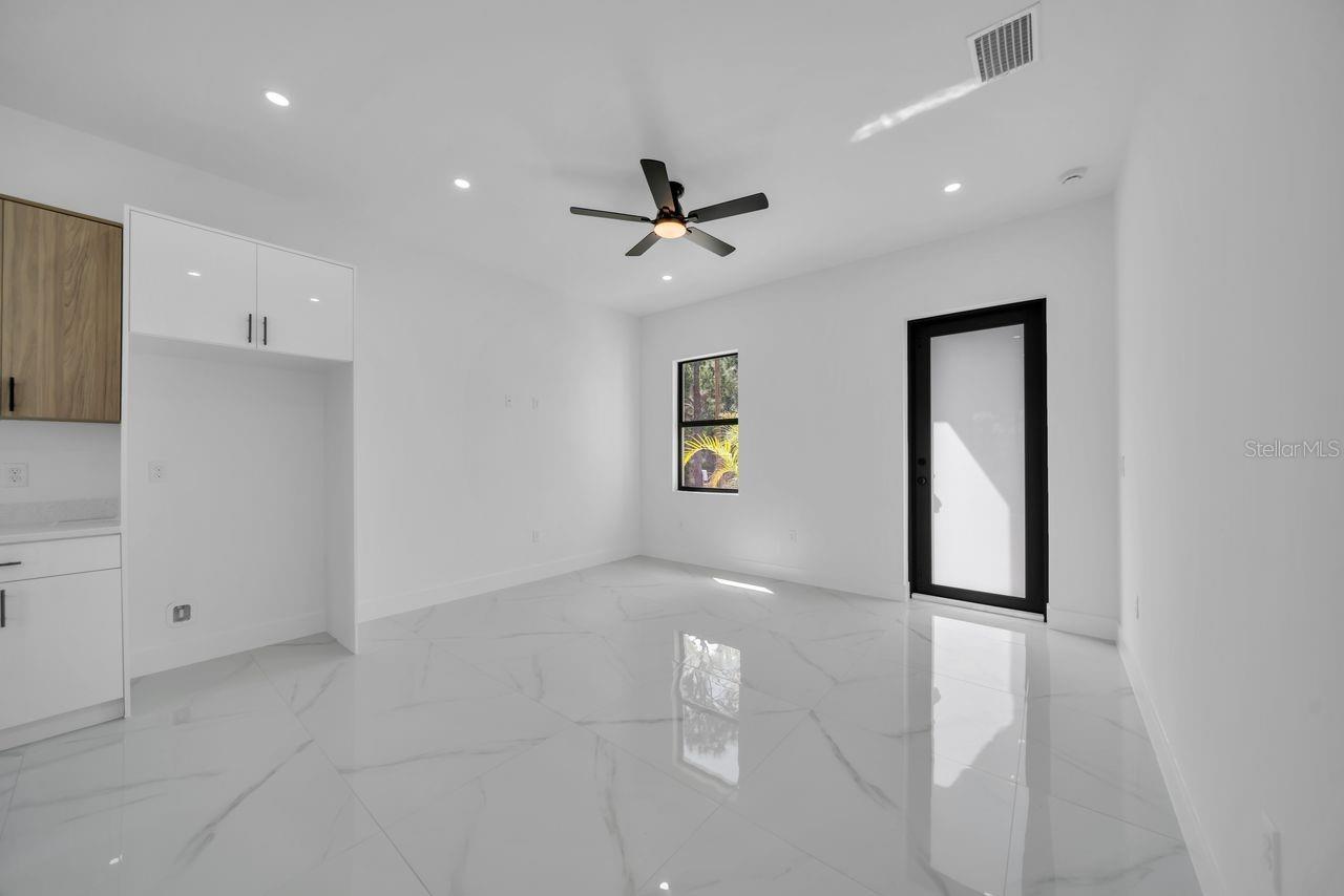 637 SUMMIT AVE S, LEHIGH ACRES, FL, 33974