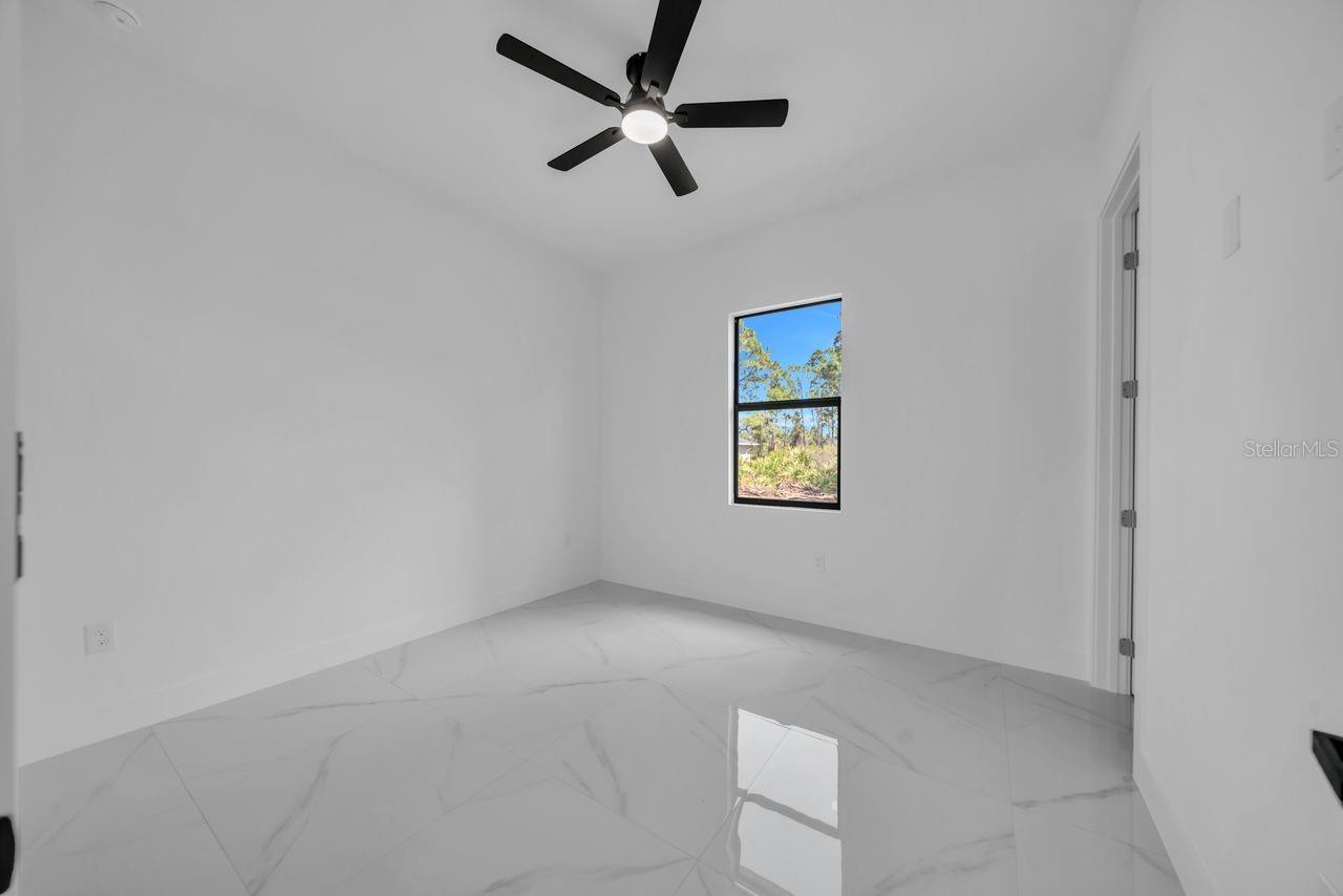 637 SUMMIT AVE S, LEHIGH ACRES, FL, 33974
