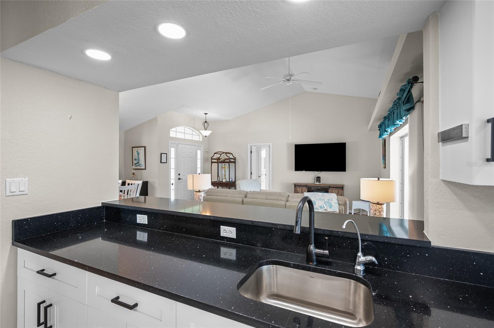 27 MARINER LN, ROTONDA WEST, FL, 33947