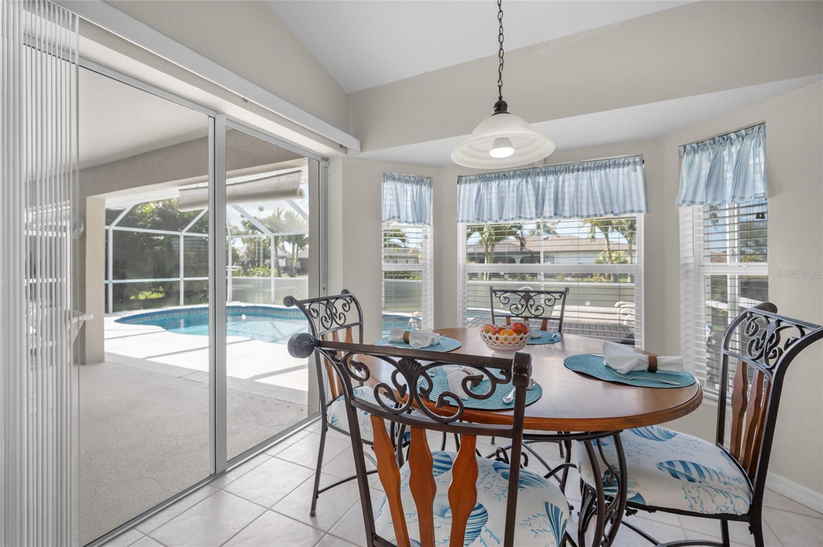 27 MARINER LN, ROTONDA WEST, FL, 33947