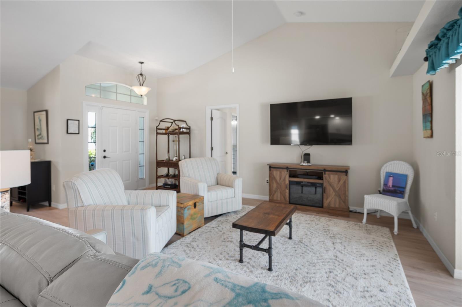 27 MARINER LN, ROTONDA WEST, FL, 33947