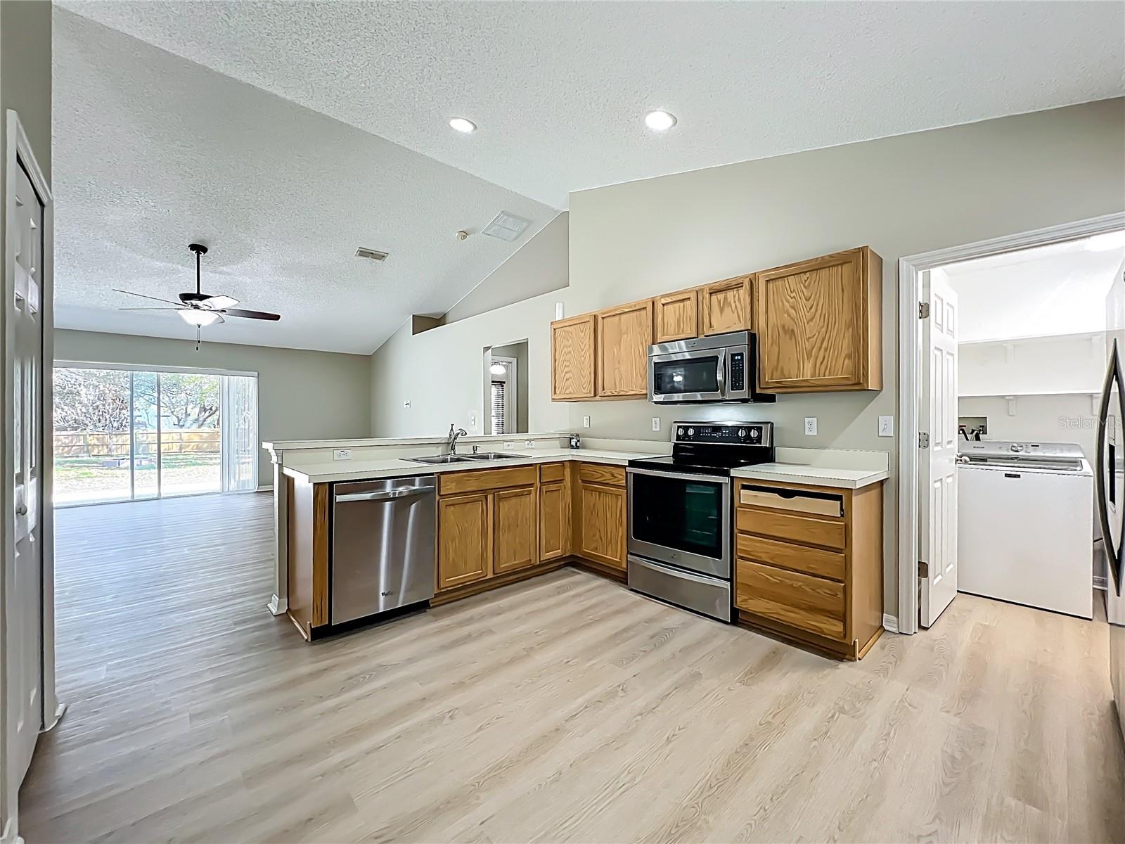 1103 LAKEVIEW OAKS DR, MINNEOLA, FL, 34715