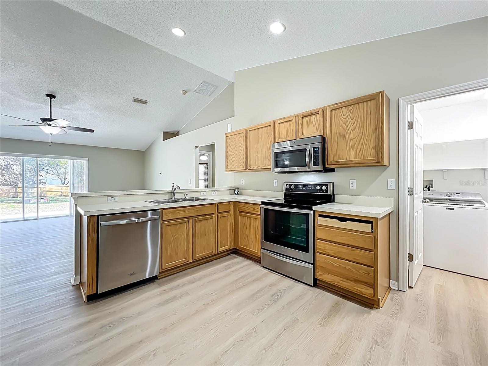 1103 LAKEVIEW OAKS DR, MINNEOLA, FL, 34715