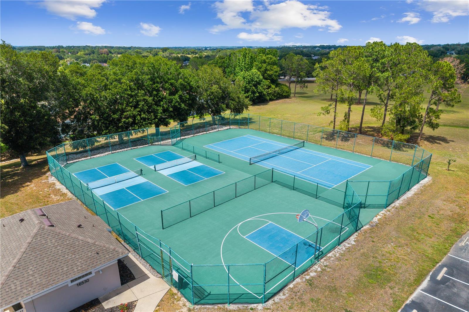 10200 SPRING LAKE DR, CLERMONT, FL, 34711