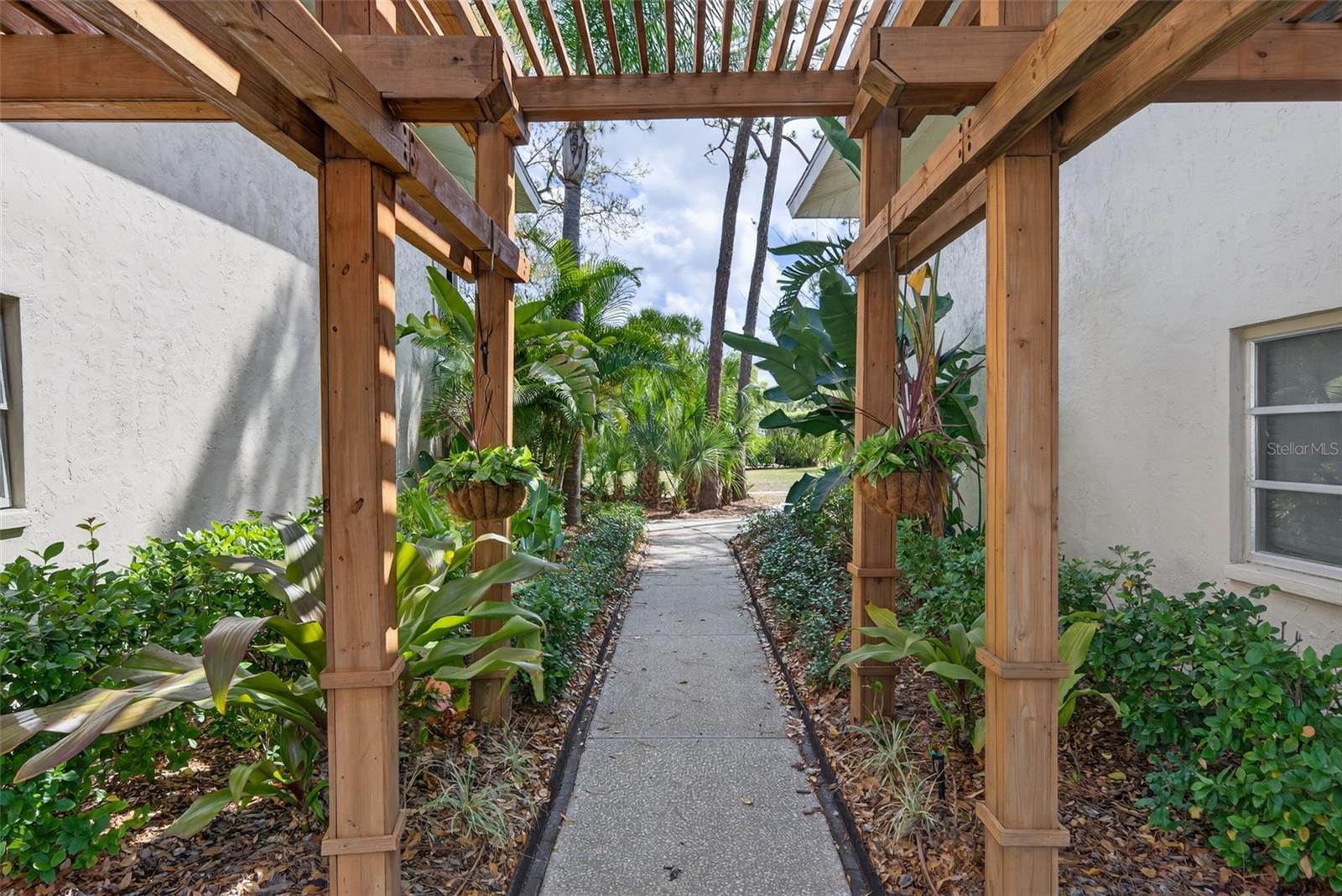 930 LA COSTA CIR #2, SARASOTA, FL, 34237