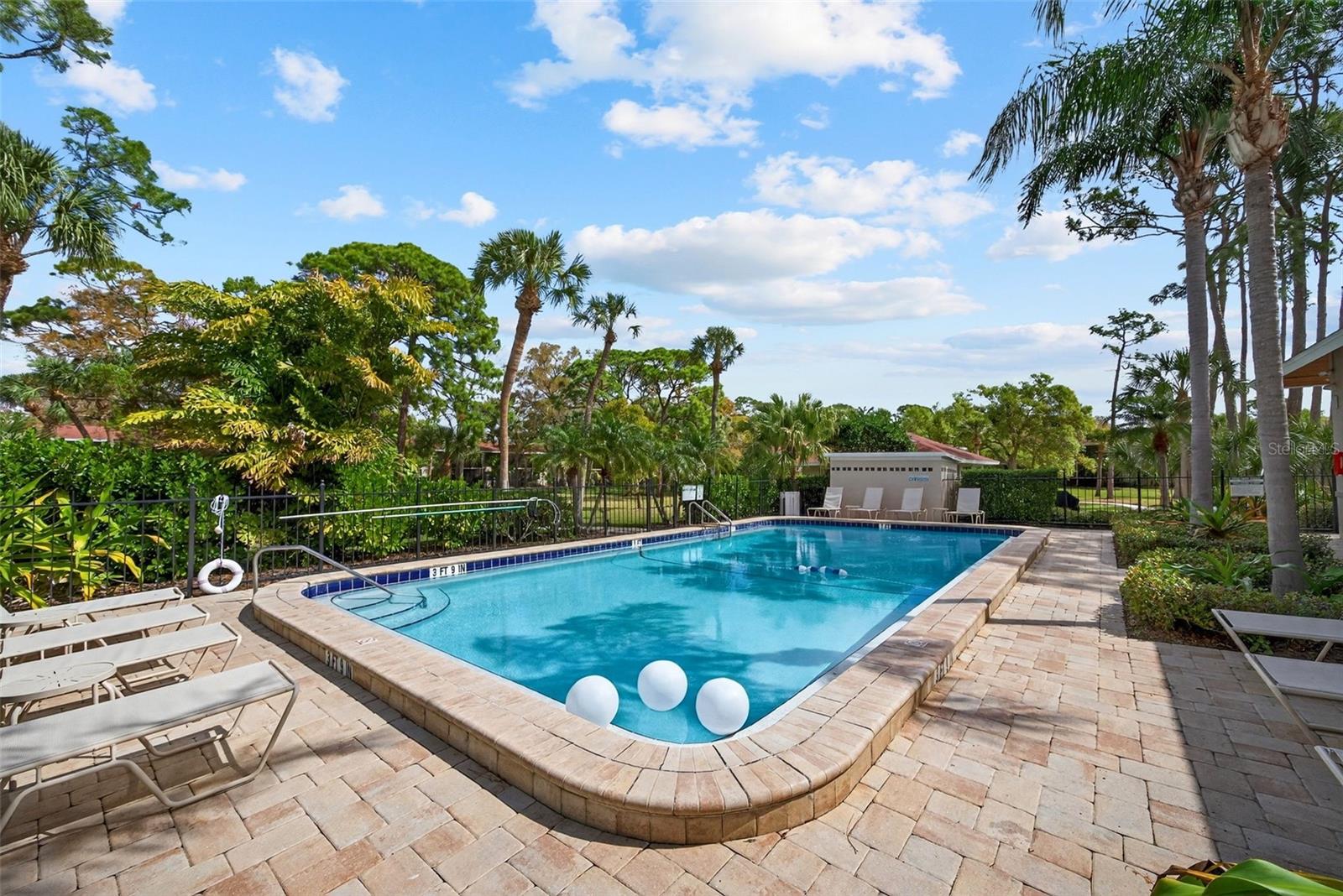 930 LA COSTA CIR #2, SARASOTA, FL, 34237