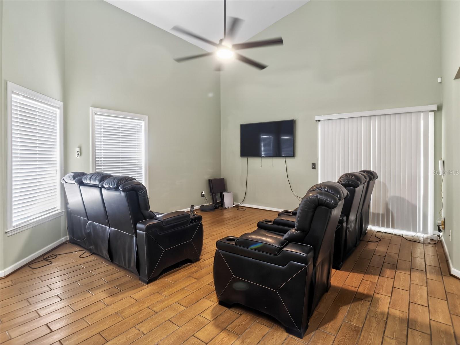 437 ALSTON DR, ORLANDO, FL, 32835
