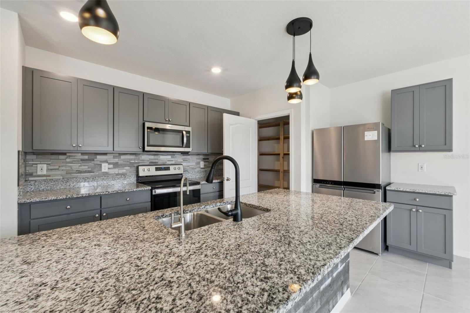 866 BAYLOR DR, DELTONA, FL, 32725