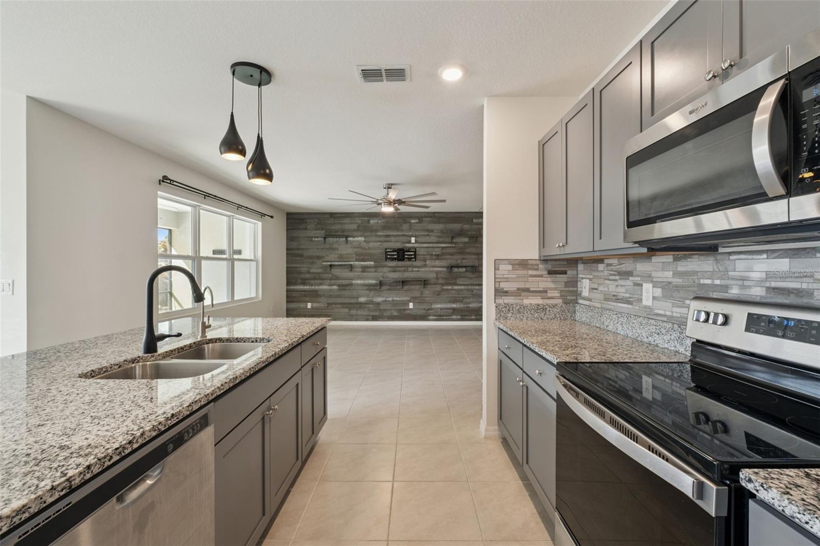 866 BAYLOR DR, DELTONA, FL, 32725