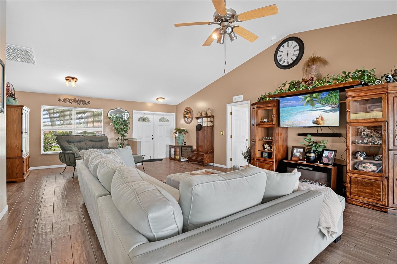 412 SE 13TH AVE, CAPE CORAL, FL, 33990