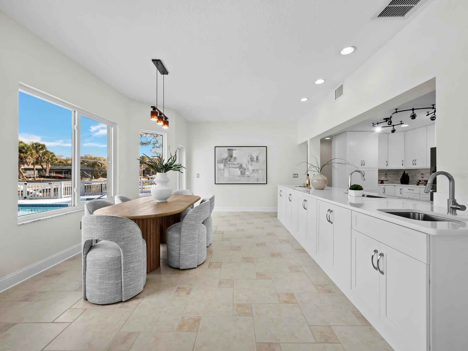 951 CONTENTO ST., SIESTA KEY, FL, 34242