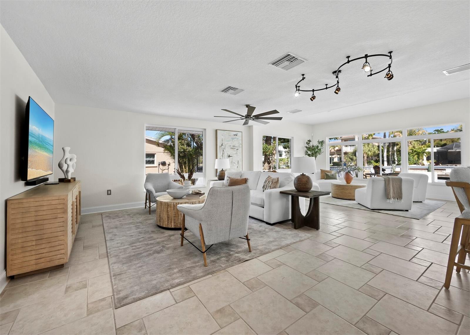 951 CONTENTO ST., SIESTA KEY, FL, 34242