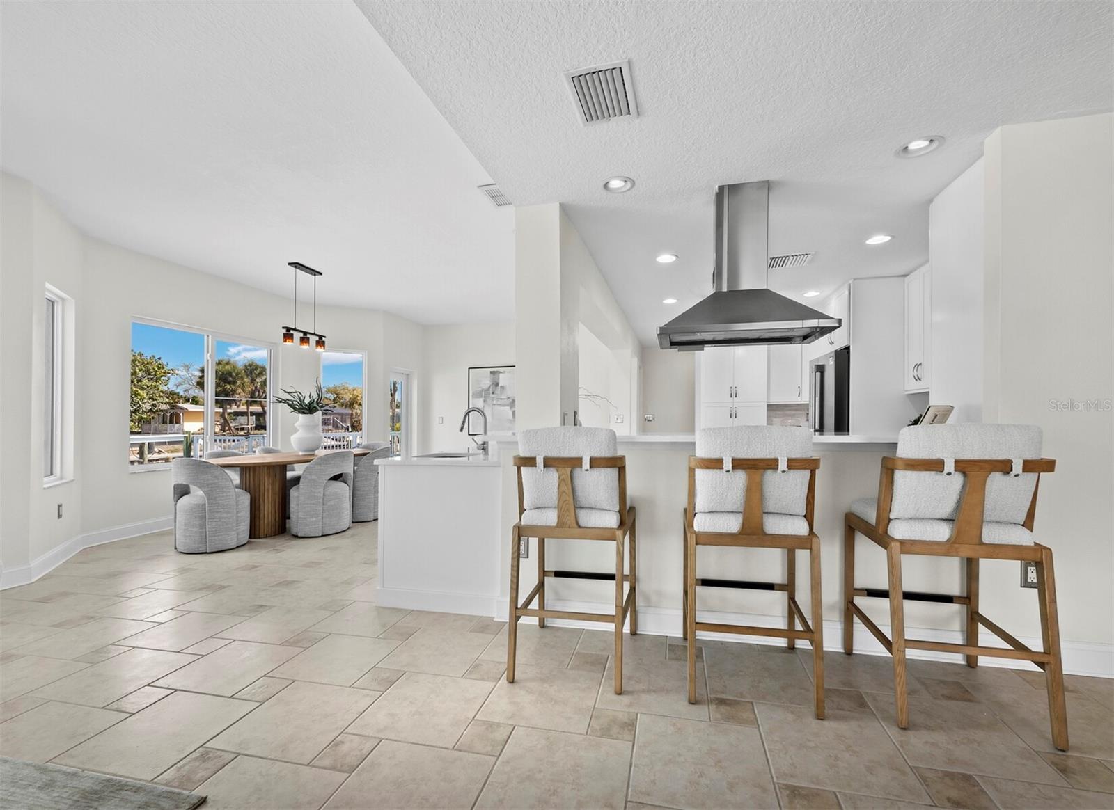 951 CONTENTO ST., SIESTA KEY, FL, 34242