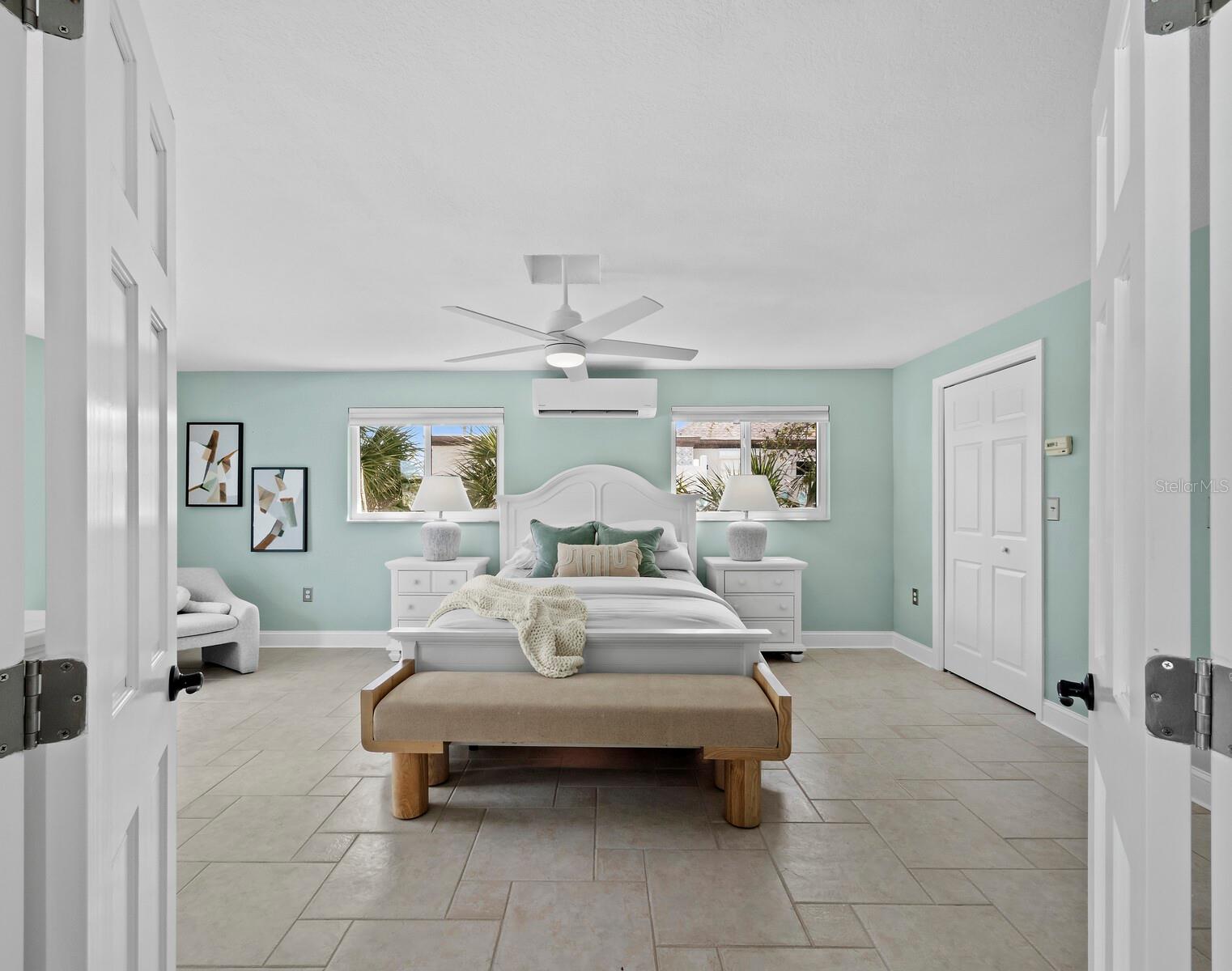 951 CONTENTO ST., SIESTA KEY, FL, 34242