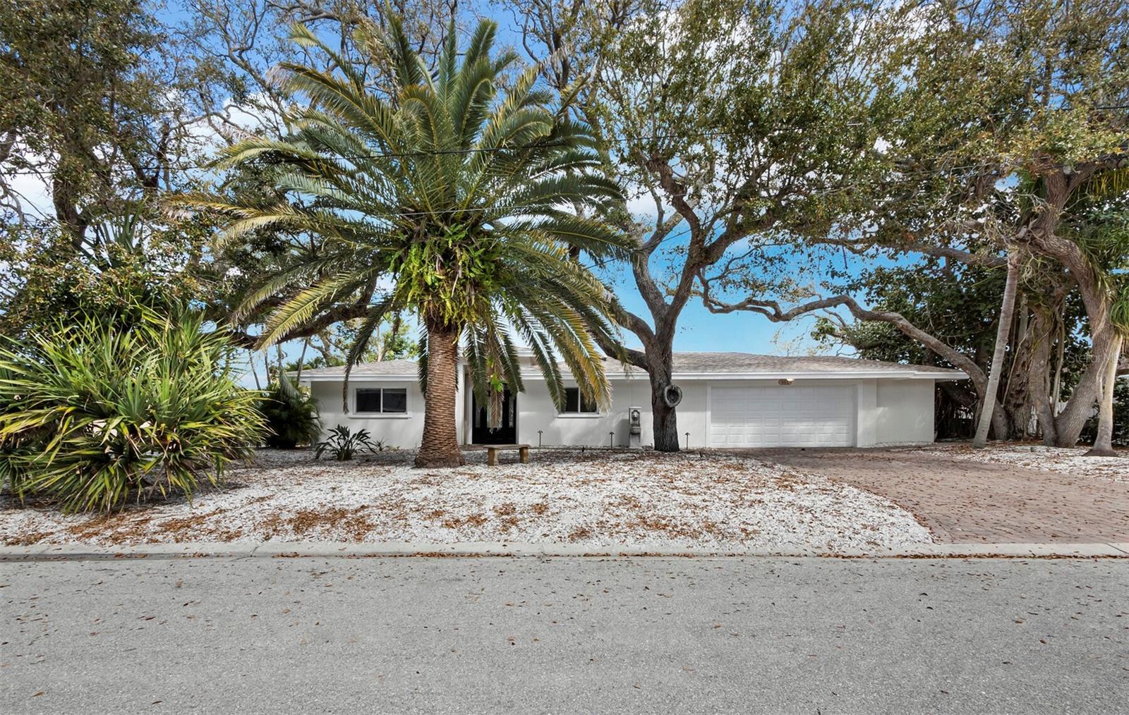 951 CONTENTO ST., SIESTA KEY, FL, 34242